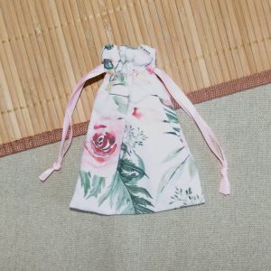 Créatrice couture artisanale Petite pochette 100% coton fleurs roses